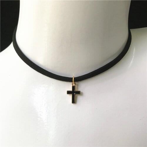 Retro gothic choker necklace punk black velvet necklace women short cross pendant collar jewelry Bijoux gifts wholesale