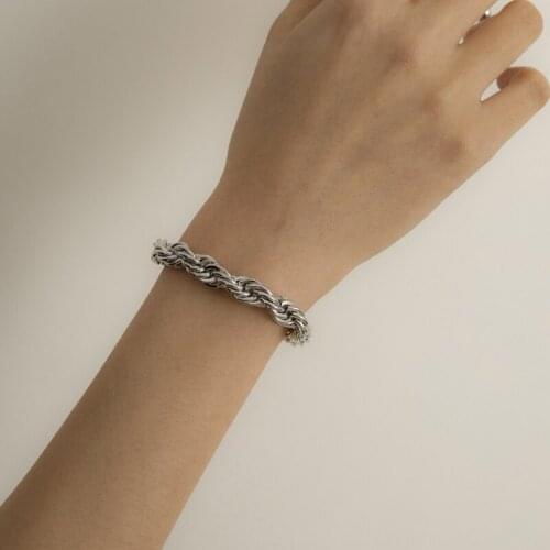 Fashion Jewelry Fashion Statement Metal Bracelet Popular Design Vintage Temperament Chain Bracelet For Women Party Gifts