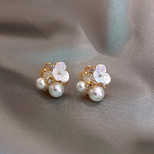 New Trend Sweet Imilation Pearl Flower Stud Earrings For Women Temperament Leaf Earring Girls Party Wedding Jewelry Gift