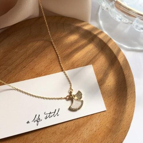 Special Double Leaves Cubic Zirconia White Shell Pendant Necklace Clavicle Chain Necklace For Female Jewelry Gifts Collares