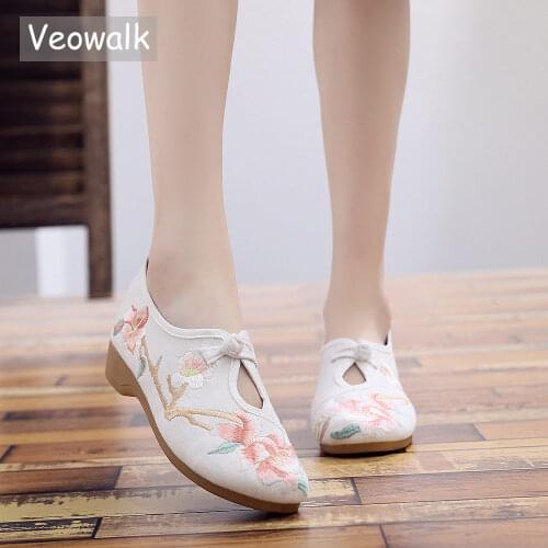 Veowalk Handmade Women Canvas Embroidered Ballet Flats Soft Comfort Cotton Ballerinas Shoes for Ladies Retro Old Beijing Sneaker