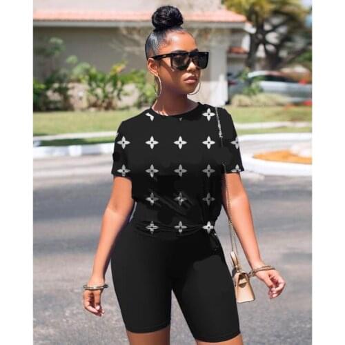 2021 New Arrival Fashion Design 2 pcs Tracksuits Women Set Print O-neck Tops and Shorts Summer Casual Elastic Outfits