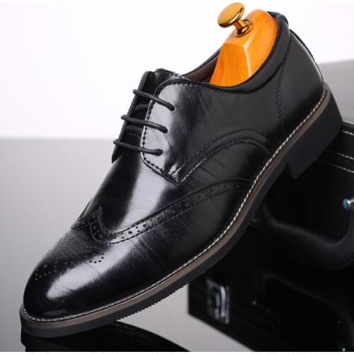 Italian Stylist Genuine Leather Men formal shoes Brogue elegant classic business wedding social mens dress shoes Zapatos Hombre