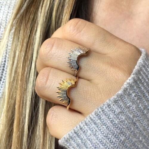 Trend Rings for Women Gold Sun Burst Light Sunrise Sunset Ring Stainless Steel Finger Ring Retro Aesthetic Jewelry Wedding Gift