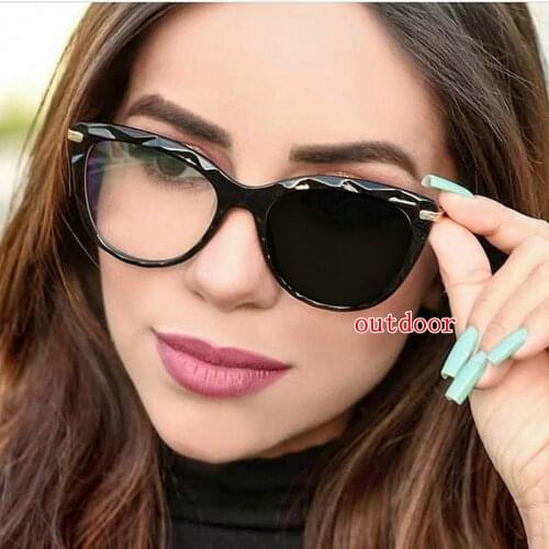 2020 Photochromic Reading Glasses Women Cat Glasses Frame Red female Discolor Presbyopic Hyperopia Glasses SPH +1.0 +1.5 +2.5 NX