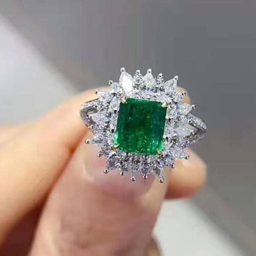 Huitan Elegant Green Cubic Zirconia Rings for Women AAA Crystal CZ Stone Wedding Anniversary Gift Stylish Ladys Party Jewelry