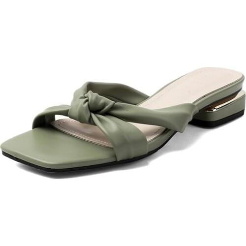 LUCYLEYTE Women's Slippers