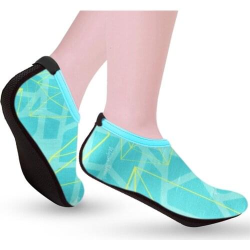 2018 HENGSONG Summer Swimming Water Shoes Beach Shoes Adult Unisex Flat Soft Lover Breathable Outdoor Sandalias Mujer