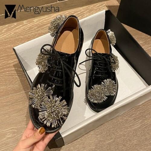 Brand pin flower brogue shoes woman round toe high quality japanned leather flats metal flower decoration flat derby shoes woman