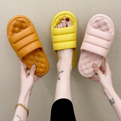 Shoes Womans Male Slippers Luxury Slides Shale Female Beach 2021 Designer Summer Flat Sabot Basic Rome Fabric PU Fashion PVC