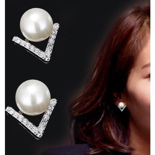 New Fashion Triangle Imitation Pearl Earrings For Women Elegant Simulated Pearl Earring Brincos 2021 Crystal Bijoux