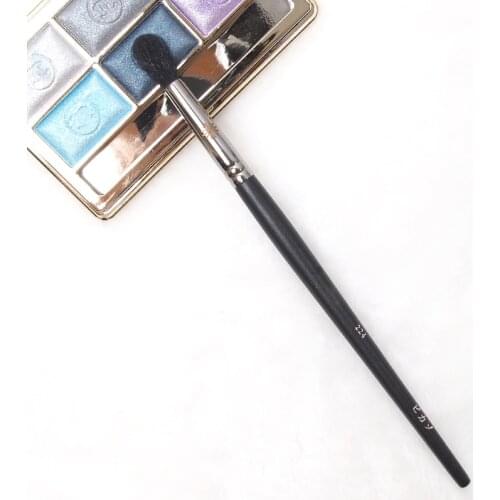 Professional Eye Blending Makeup Brush #224 Soft Goat Hair Tapered Eyeshadow Blender Brush Nose Shading Cosmetic Brush