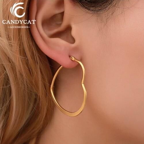 Simple Big Hollow Heart Hoop Earrings For Women 2019 Statement Exaggerated Stainless Steel Circle Earrings Fashion Jewelry Gifts