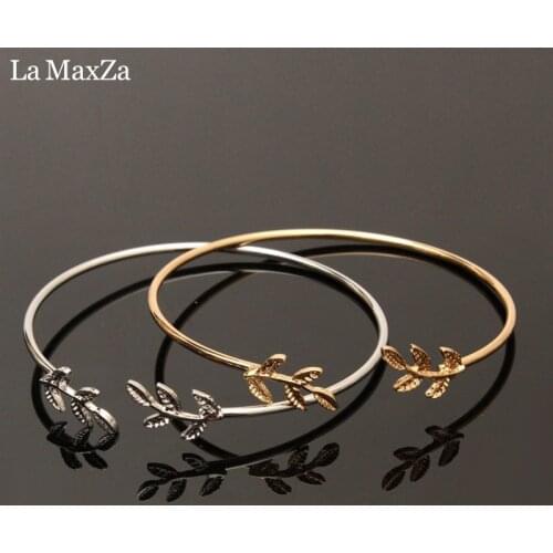 La MaxZa White Bracelets