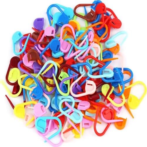 Dailylike 100PCS Colorful Locking Crochet Stitch Markers Plastic Stitch Counters Clips for Weaving Sewing and Knitting DIY Craft