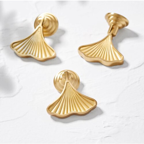 Qiansi Nordic Wardrobe Door Handle Creative Design Pendant Single Hole Ginkgo Leaf Fan-shaped Brass Cabinet Drawer Handle Puller