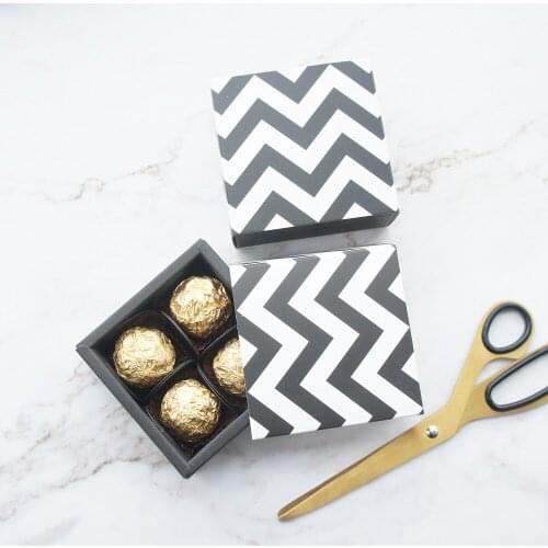 8.9*8.9*3.5CM black white wave pattern 10 set Chocolate Paper Box valentine Christmas Birthday Party Gifts Packing Boxes