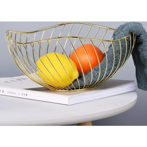 Scandinavian Minimalist Style Fruit Bowl Basket Metal Wire Fruit Snack Tray Holder For Dining Tables Kitchens Bathrooms