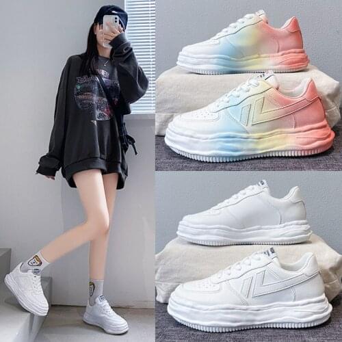 Small white shoes female student board shoes Korean version of ins tide 2021 autumn new thick-bottomed casual shoes female