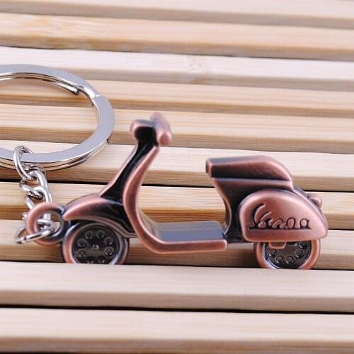 Hot Selling Creative Sports Motorcycle Keychain Metal Car Keychain Holiday Gift Pendant