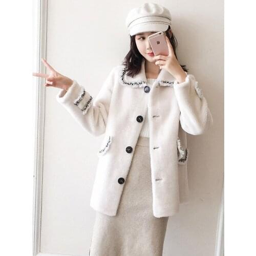 2021 winter Korean version xiaoxiangfeng granular sheep shearing coat female Lamb Fur integrated short coat female