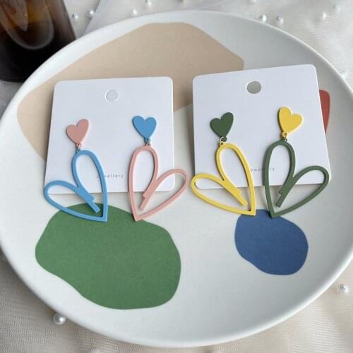 Origin Summer Sweet Spray Asymmetric Love Heart Dangle Earring for Women Metallic Hollow Contrasted Holiday Earring Jewellery