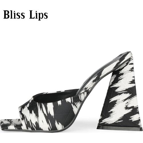 Summer Unique Peep-toe Sandals Women Sexy Chunky High Heels Mules Shoes Summer Slides Patent Leather Ladies Slippers Beach Shoes