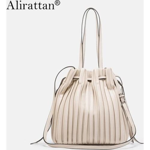 Alirattan Large Capacity Bucket Bags Women Trendy Shoulder Shopping Bag High Quality Fashion Travel Wallet Bag INS K124