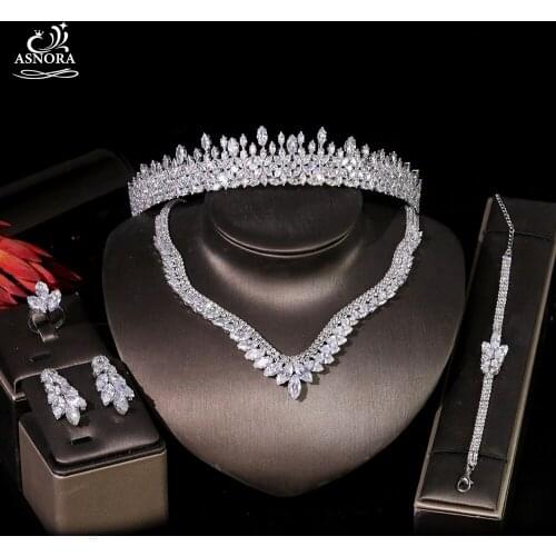 Simple Bridal Crown Necklace Earrings Bracelet Ring 5 Piece Set Fashion Bridal Crystal Wedding Wedding Jewelry T0945