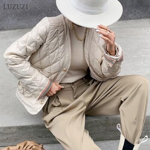 LUZUZI 2021 New Ultra Light Women Short White Duck Down Jacket Female Loose Windproof Parkas Fashion Puffer Coat Outwear Autumn