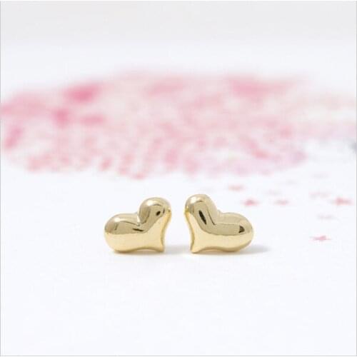 Fashion full hearts stud earrings