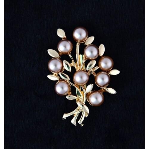 Fashion Freshwater Pearl Brooches Female Sparkly Color Pin For Women Wedding Party Dress Badge Fine Jewelry