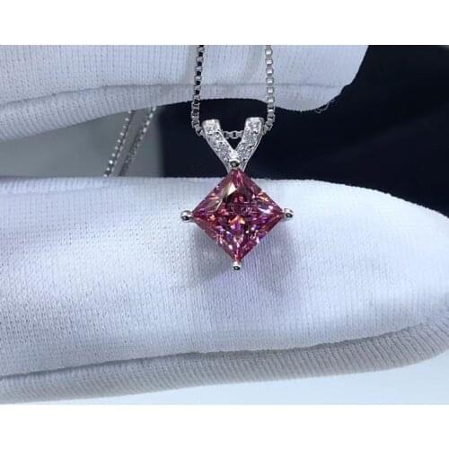 S925 Sterling Silver V-Shaped Pink Princess Moissanite Pendant Necklace Passed Diamond Test Perfect Cut Diamond Necklaces Gift