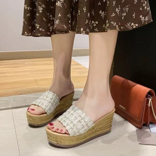 2019 Summer Slippers Europe Muffin with Bottom Open Toe Womens Shoes Sandals Large Size 43 Wedges Outdoor Beach Slippers Women