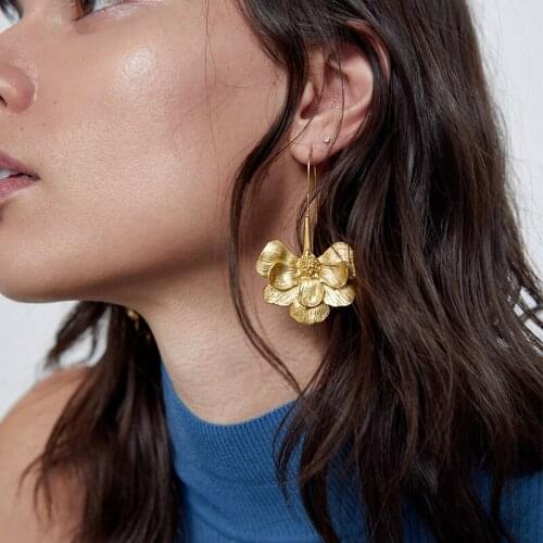 Fashion exaggerated half-flower long earrings temperament wild and beautiful women earrings trend exquisite jewelry wholesale