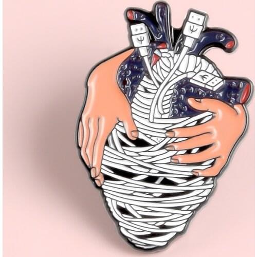 Charging Line Heart Hands Hug Brooch for Women Bag Shirt Enamel Pins Broches Badge Pines Metalicos Jewelry Brosche Accessories