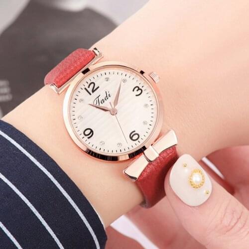2021 New Womens Watches Simple Vintage Small Watch Leather Strap Casual Sport Clock Dress Wristwatches Relogio mujer