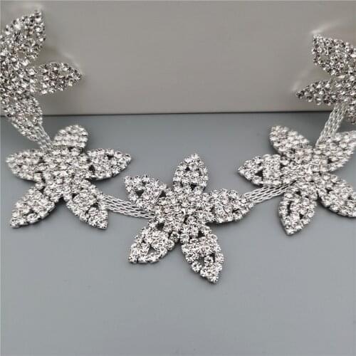 1 yard Silver Flower Rhinestone Crystal Chain Gemstone Bling Diamante Collar Trim Crystal Wedding Dress Necklace Decoration