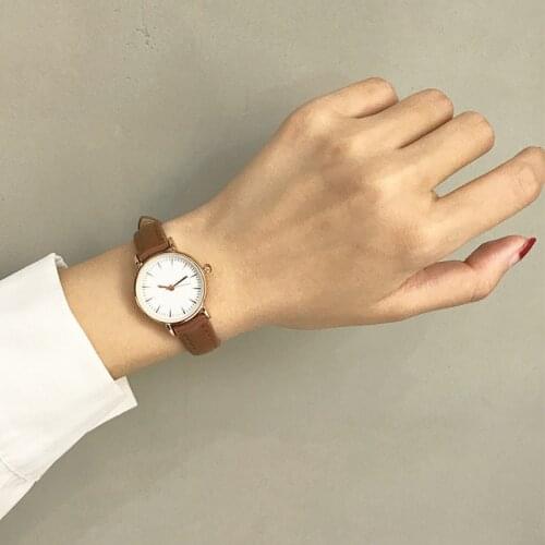 1pc Retro Classic Womens Fashion Quartz Watches Simple Small Women Dress Watch Popular Luxury Ladies Quartz Wristwatches Gifts