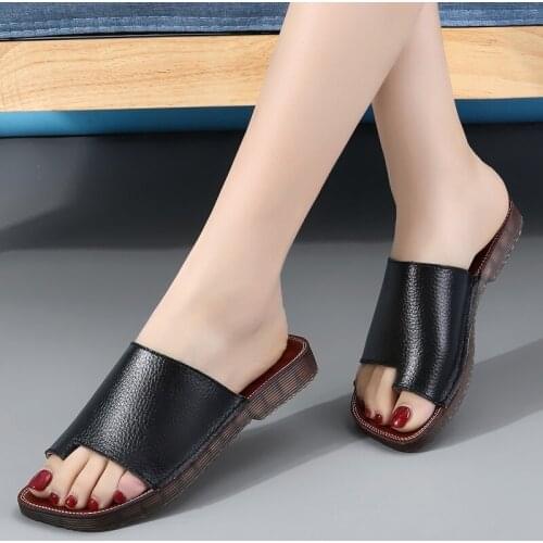 Summer Leather Slippers Women Outdoor Sandals Classic Casual Shoes Soft Comfortable Lazy Slides Black White Flats Lazy Sandals