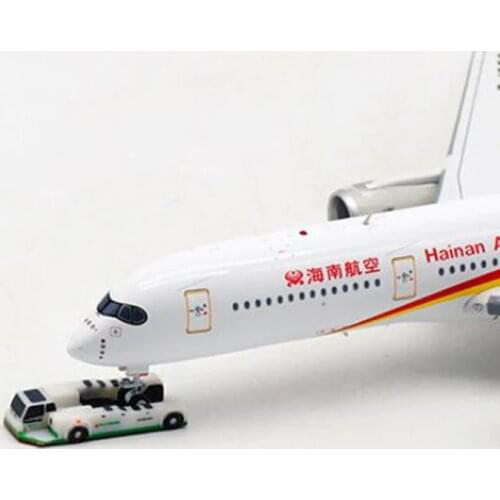 1:400 Scale Small Size Airplane Boeing Airbus Model Trailer Tow Truck for Aircraft tractor vehicle Scene Display Toy Model
