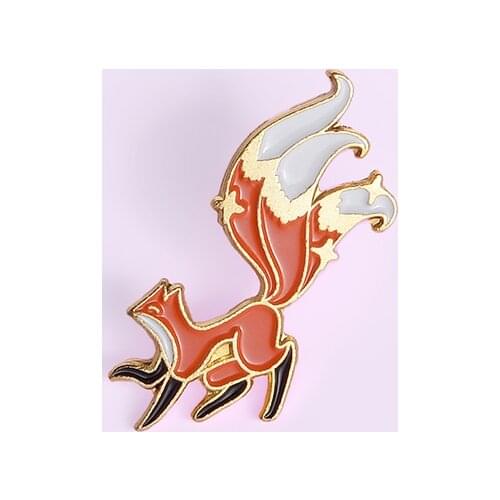 Singular Fox With Glitter Three Tails Pin Brooches For Women Stars Yin Yang Division Game Distinctive Jewelry Pendenties