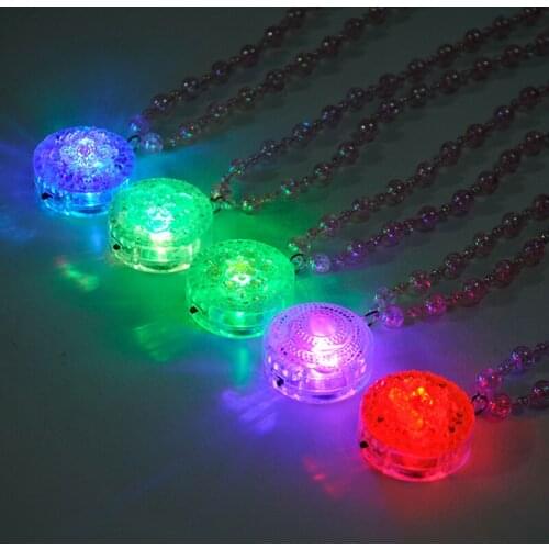 50pcs/lot Christmas Favor Flashing Arcylic Flower Pendants Led Light Necklaces Romantic Pearl Necklace Glowing Party Decoration
