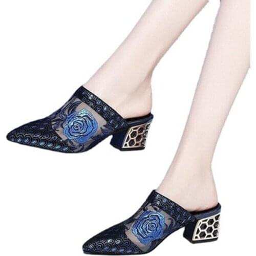 Point headed cool slippers for women wearing the new summer style with mesh embroidered slippers with high heels for women