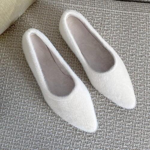 LLOGAI Winter Womens Shoes Plush Ladies Flat Shoes Simple Outdoor Casual Women Shoes Shallow Mouth Pointed Toe Boat Shoes Woman