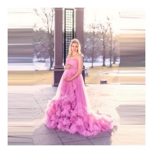 Charming Pink Fluffy Tulle Maternity Dresses Strapless Sleeveless With Train Pleated Ruffles Pregnancy Gowns