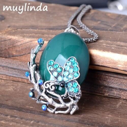 Retro Imitation Stone Butterfly Pendants Necklace Jewelry Antique Metal Sweater Chain Necklace For Women