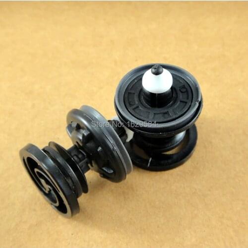 100 pcs / lot Door Inner Trim Fixed Fastener Clip 7L6 868243