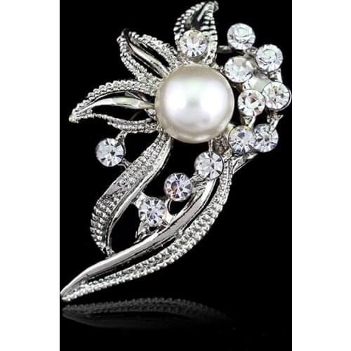 New Korean Fashion Elegant Pearl Rhinestone Collar Pin Brooch Scarf Buckle DIY Accessories Women Bag Decoration