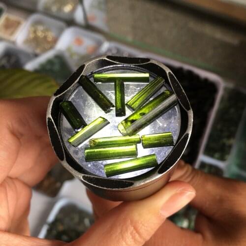 Natural green transparent tourmaline crystal treasure natural fine stone mineral specimens